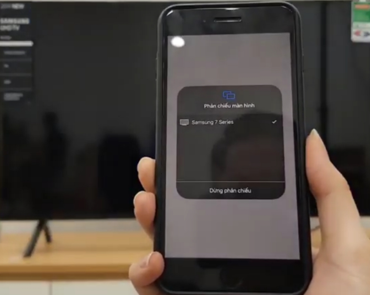 Bật tính năng “Phản chiếu màn hình” trên điện thoại để kết nối với Tivi