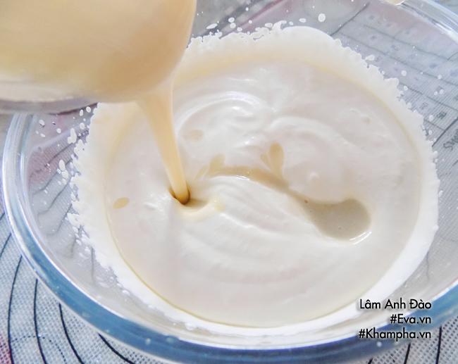 Trộn kem béo với chuối xay