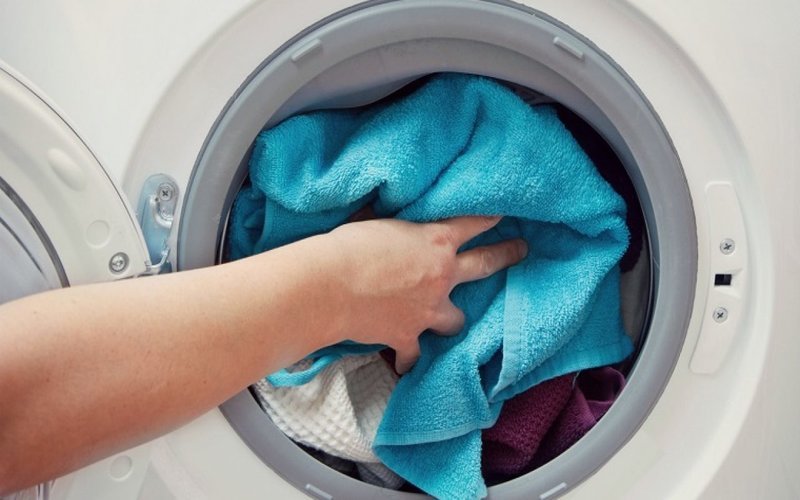 Sử dụng bột tẩy đúng cách sẽ giúp cho máy giặt của bạn luôn như mới
